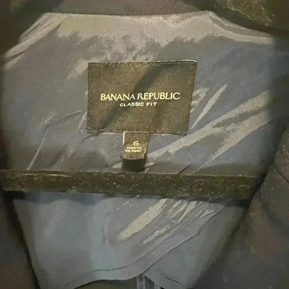 Banana Republic blazer - navy with gold buttons - Picture 8 of 8